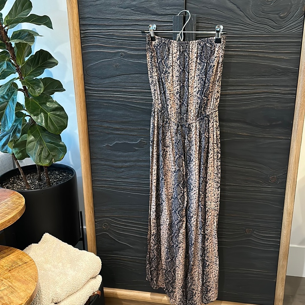 The cutest strapless romper with tie around waist